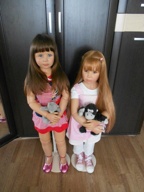 Во всех ты, милочка, паричках хороша