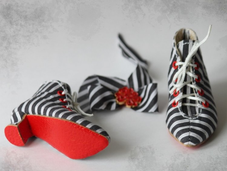 В каждой эпохе должны быть свои Лабутены (фото 7)