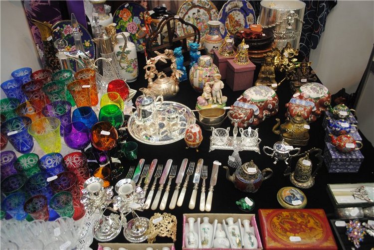 На Тишинку мы пошли – там сокровища нашли. Взгляд на «Блошиный рынок» со второго этажа | Бэйбики На Тишинку мы пошли – там сокровища нашли. Взгляд на «Блошиный рынок» со второго этажа