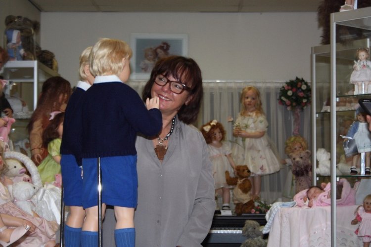 Августовская встреча в клубе коллекционеров с фрау Hildegard Gunzel. Часть 4. О планах на следующий год и подписи кукол