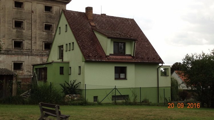 Замок Глубока-над-Влтавой (Чехия)