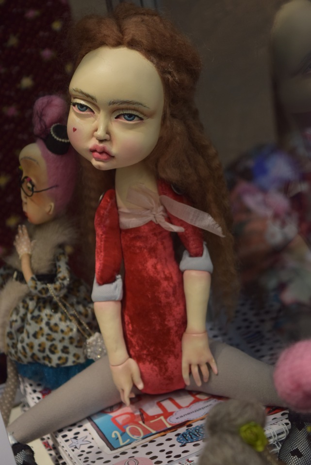 VII Московская международная выставка "Искусство Куклы". Портреты кукольной души или незримый диалог