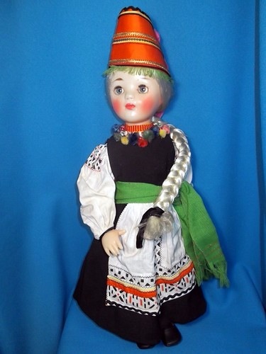Фабрика 8 марта и серия "Куклы в старинных костюмах русских губерний"