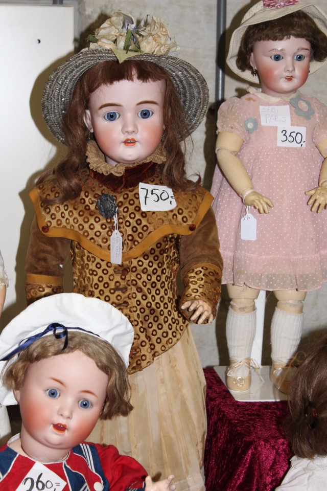 Все на выставку! Продолжение: Куклы и мишки