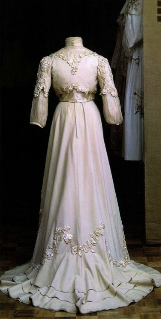 Для тех, кто в поиске или Каждый охотник желает знать. Викторианские и эдвардианские наряды