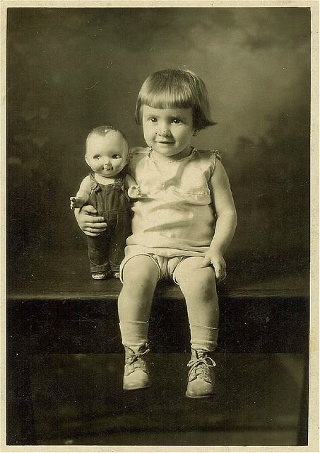 Винтажные детские фотографии с куклами 20-60-х годов 20 века