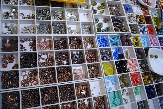 Выставка на Тишинке "Атмосфера творчества". Октябрь 2014. Бусинка к бусинке - получаются бусики! Кружево для антикварных