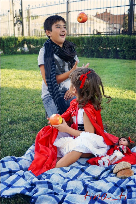 Кукла и ее девочка...Little red riding hood. Часть первая (городская)