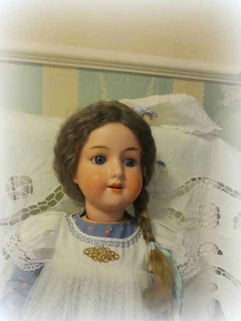 Я называла её Ася. Armand Marseille