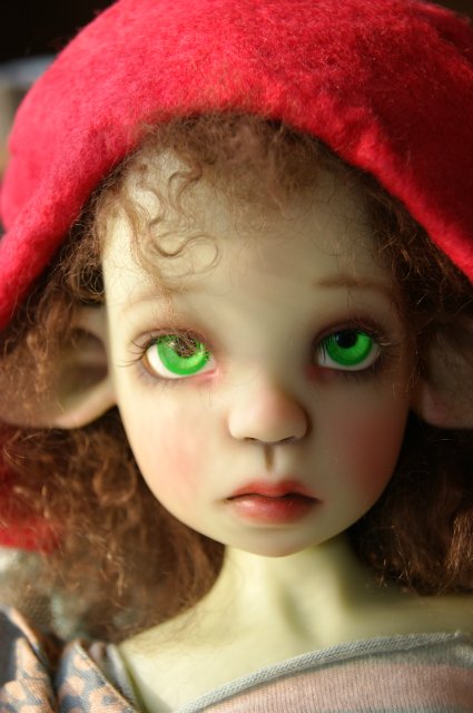 Mademoiselle Buonaparte или росшная Нелличка фавн green Kaye Wiggs с кастомным мейком и аутфитом от Val Zeitler