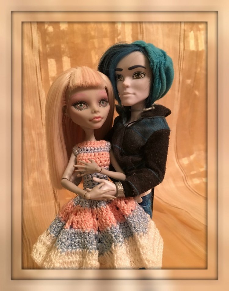 Этюд в персиковых тонах или коллекция монстров