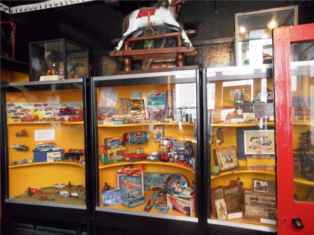 Лондонский Музей игрушек Поллока. Pollock's Toy Museum