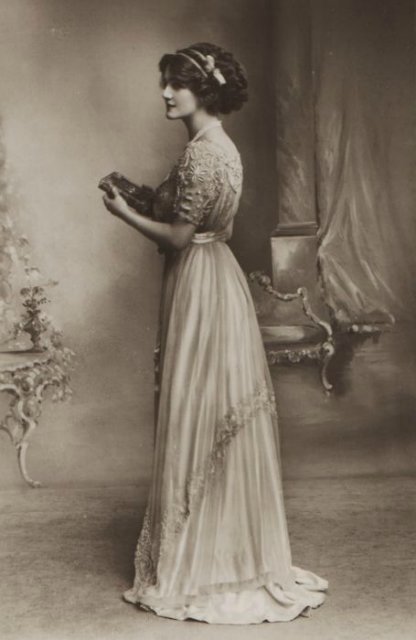 Для тех, кто в поиске или Каждый охотник желает знать. Викторианские и эдвардианские наряды