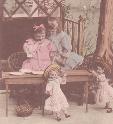 Старый фотоальбом. Девочки и куклы - продолжение