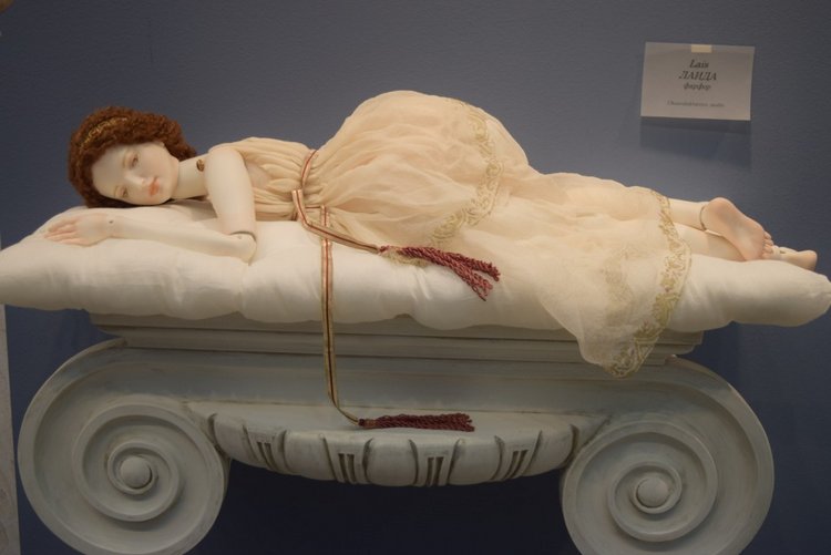 VII Московская международная выставка "Искусство Куклы". Портреты кукольной души или незримый диалог