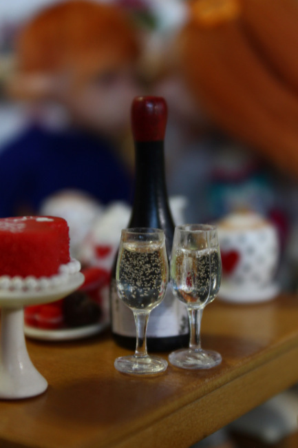 Как Фиби и Остин зиму зимовали. Часть 2: День Святого Валентина, 8 Марта