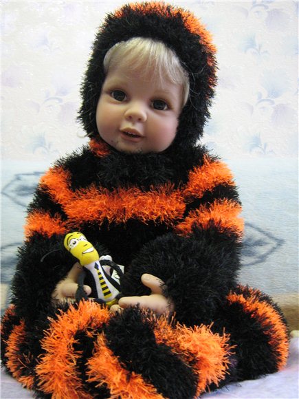 То ли пчёлка, то ли шмель, толь другой какой то зверь (фото 9)