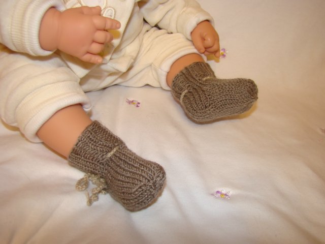 Заболела носочками... вязание для любимых куклят