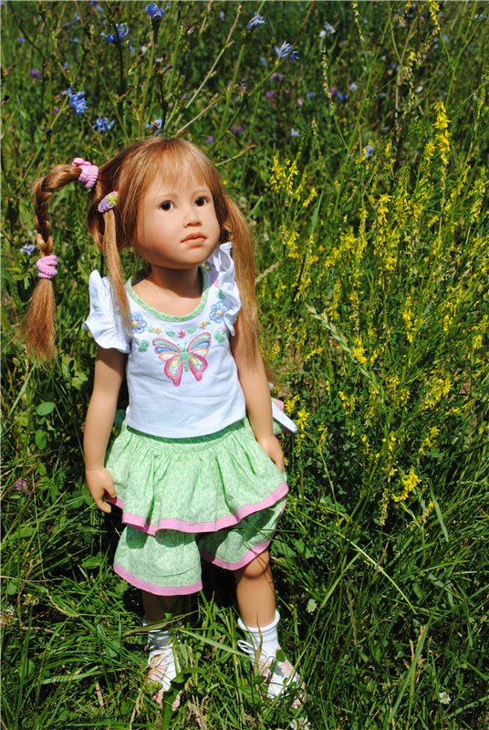 Летняя прогулка милой девочки Паулы Heidi Plusczok