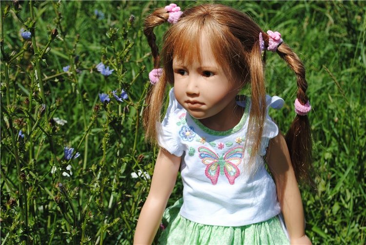 Летняя прогулка милой девочки Паулы Heidi Plusczok