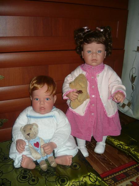 Хотим представиться! "Playing mommy" от Lee Middleton