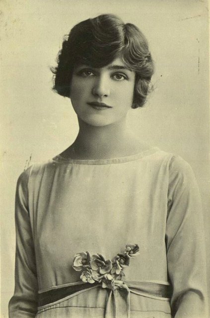 Для тех, кто в поиске или Каждый охотник желает знать. Викторианские и эдвардианские наряды