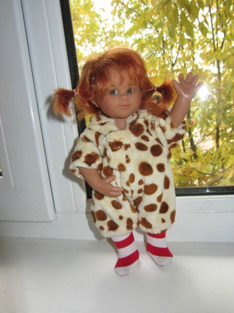 Детский сад, ясельная группа или мама мальчика играет в куклы