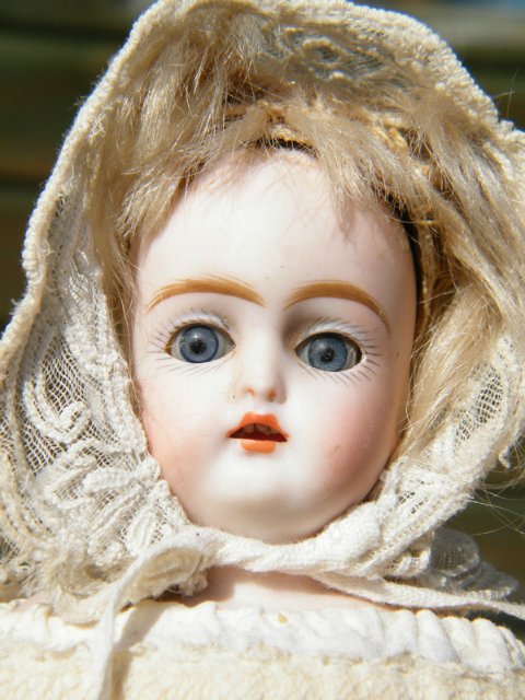 Антикварная карманная кукла Bähr & Pröschild на французском модном теле