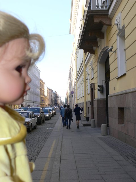 Триумфальное шествие крейсера Авроры по Неве. И как мы его с девчонками провожали. Gotz