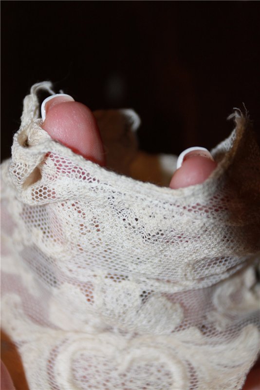 Подарки куклятам. Антикварное платье и парик (фото 10)