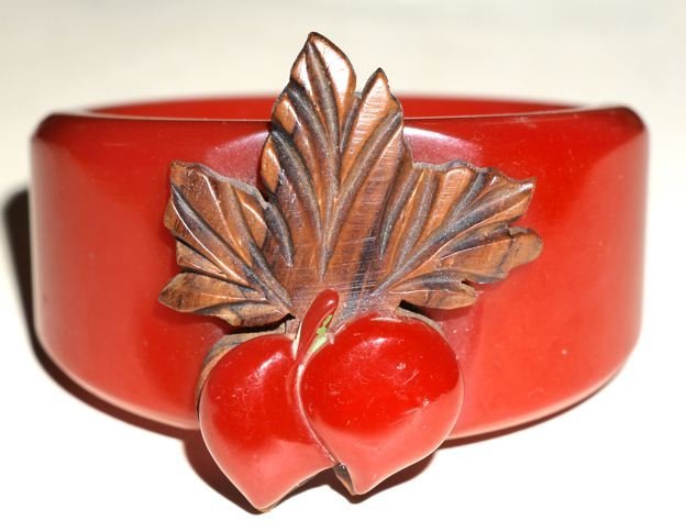 Славный пластик "бакелит"! У него отменный вид! Или возвращение бакелитового болванчика