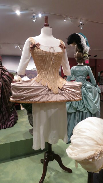 Как за неприметным фасадом может скрыватся просто удивительный Клондайк!!! Или "Это я удачно зашел!!!!!"