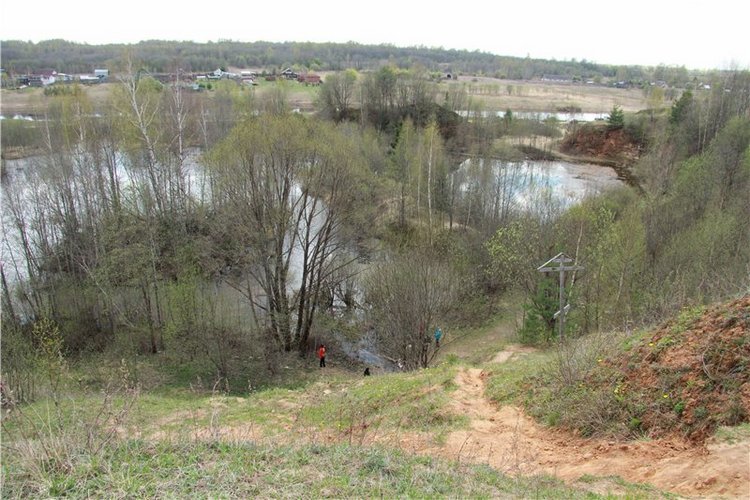 На водопад с Райли. Riley от автора Helen Kish