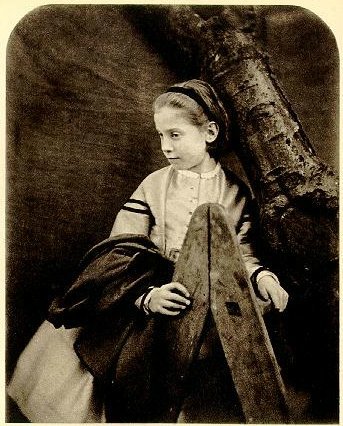 Кто Вы, мистер Кэррол или Каждый пишет, как он дышит. Фотоработы сказочника и математика | Бэйбики Кто Вы, мистер Кэррол или Каждый пишет, как он дышит. Фотоработы сказочника и математика