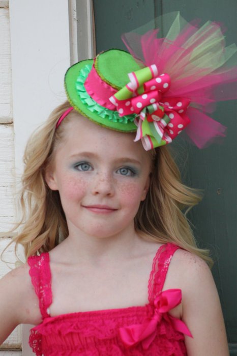 Миниатюрная шляпка в центре внимания | Бэйбики Миниатюрная шляпка в центре внимания