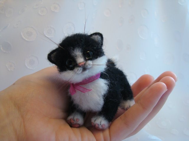 Кот - маленький, но важный. Авторская игрушка валянием из шерсти Ольги Чернухо (фото 7)