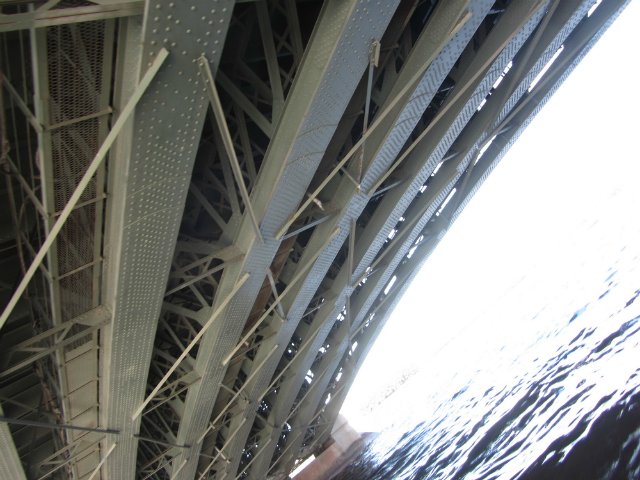 Приглашаем на водную экскурсию по Петербургу