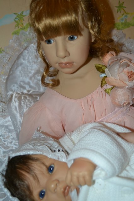 А у Гвэн появилась сестренка (или братик)