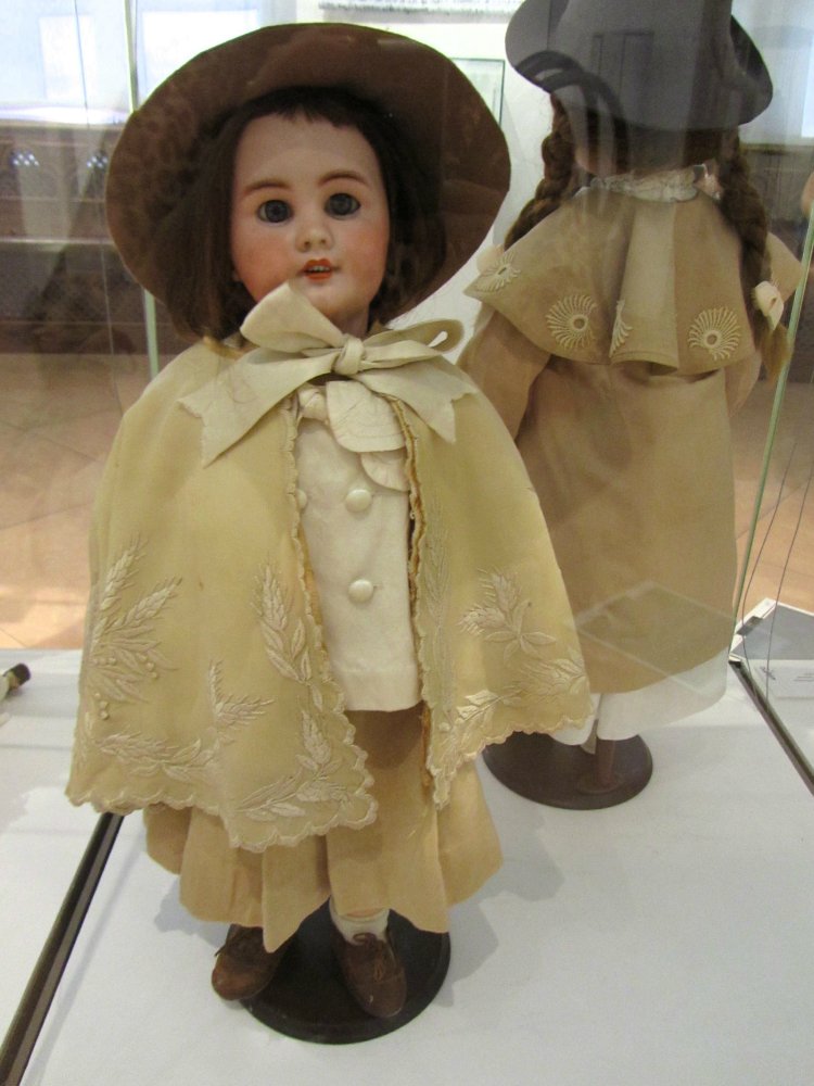 «Мода по-взрослому. Истории из кукольного гардероба» - выставка в Музее-заповеднике «Царицыно» - продолжение - 4-ый зал.