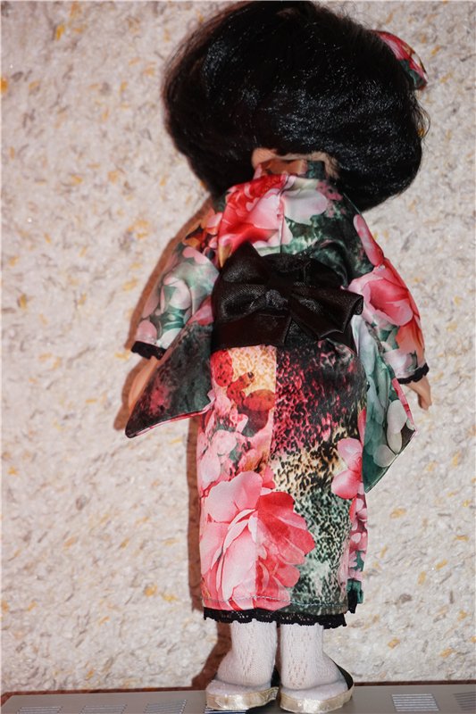 Азиатский колорит испанских кукол