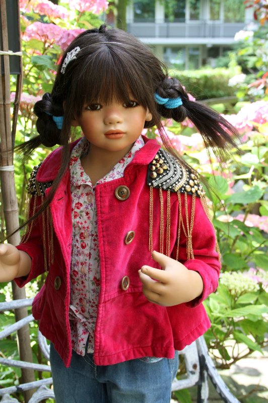 Солнечный денек в саду. Часть третья - Лилит и Анна Лу