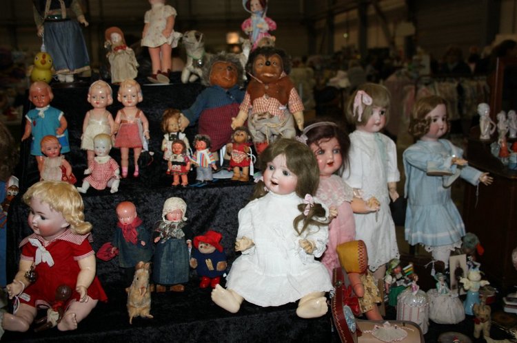 Выставка кукол, мишек тедди, кукольных домиков и миниатюры в Нидерландах 24-25 октября 2015 год. Часть третья - антикварки