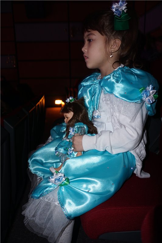 Кукла и ее девочка... После бала (фото 3)