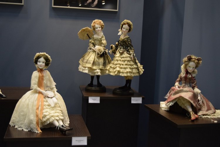 VII Московская международная выставка "Искусство Куклы". Портреты кукольной души или незримый диалог. Часть 2