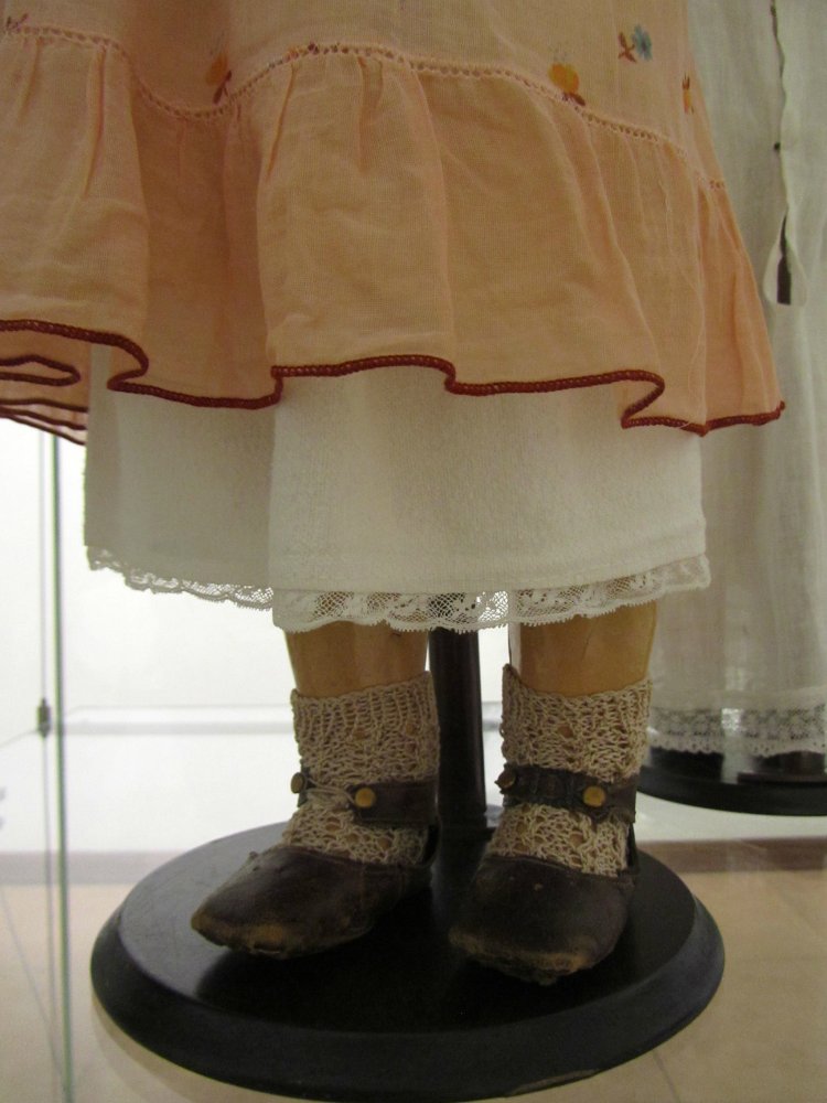 «Мода по-взрослому. Истории из кукольного гардероба» - выставка в Музее-заповеднике «Царицыно» - продолжение - 5-ый зал.