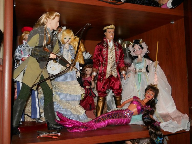 Моя коллекция кукол формата 1:6 (Барби, Кены, Динамитки, Момоко, J-Doll, Поппи Паркер и Монстры)