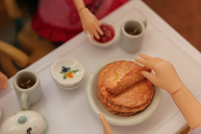 Блины на масленицу, миниатюра для кукол в формате 1/6