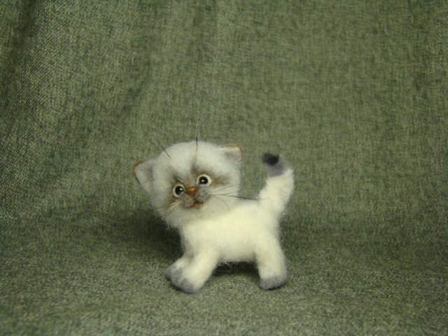 Котейка. Авторская игрушка валянием из шерсти Ольги Чернухо (фото 4)