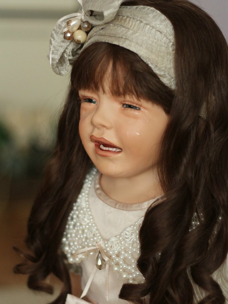 Девочка, которая все время плачет или авторская кукла Сюзан Липл (Susan Lippl)