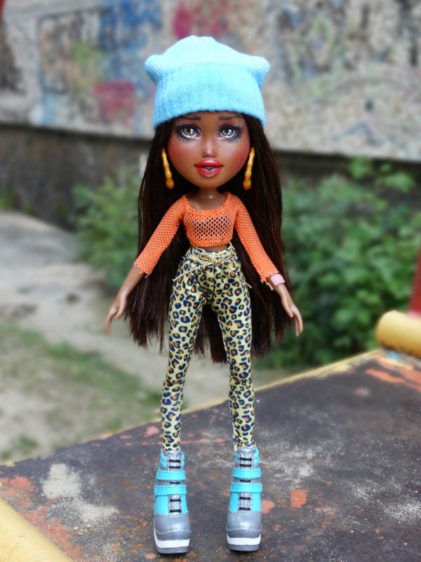 Мои девочки (перерисованные Братц 2015) вышли на улицу